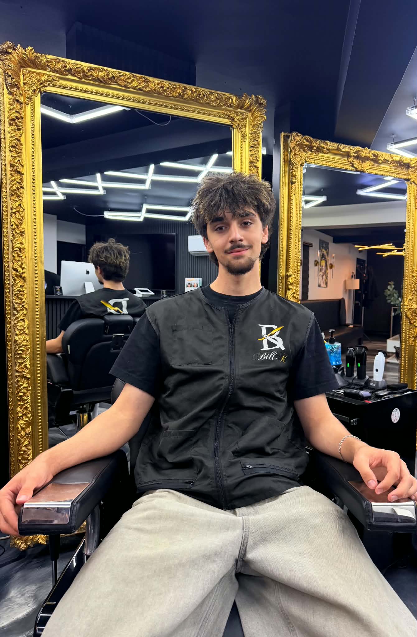 Alex, barbier à Longueuil chez Bill-K