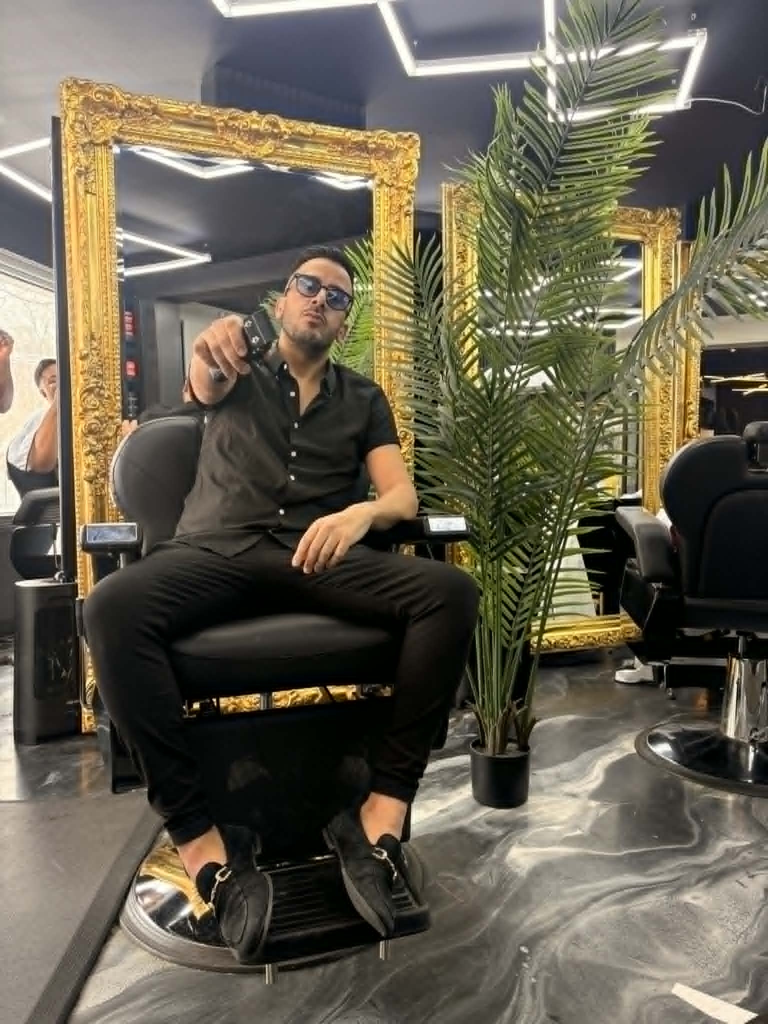 Assane, barbier à Longueuil chez Bill-K